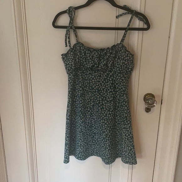 Green Floral Dress - Picture 3 of 6